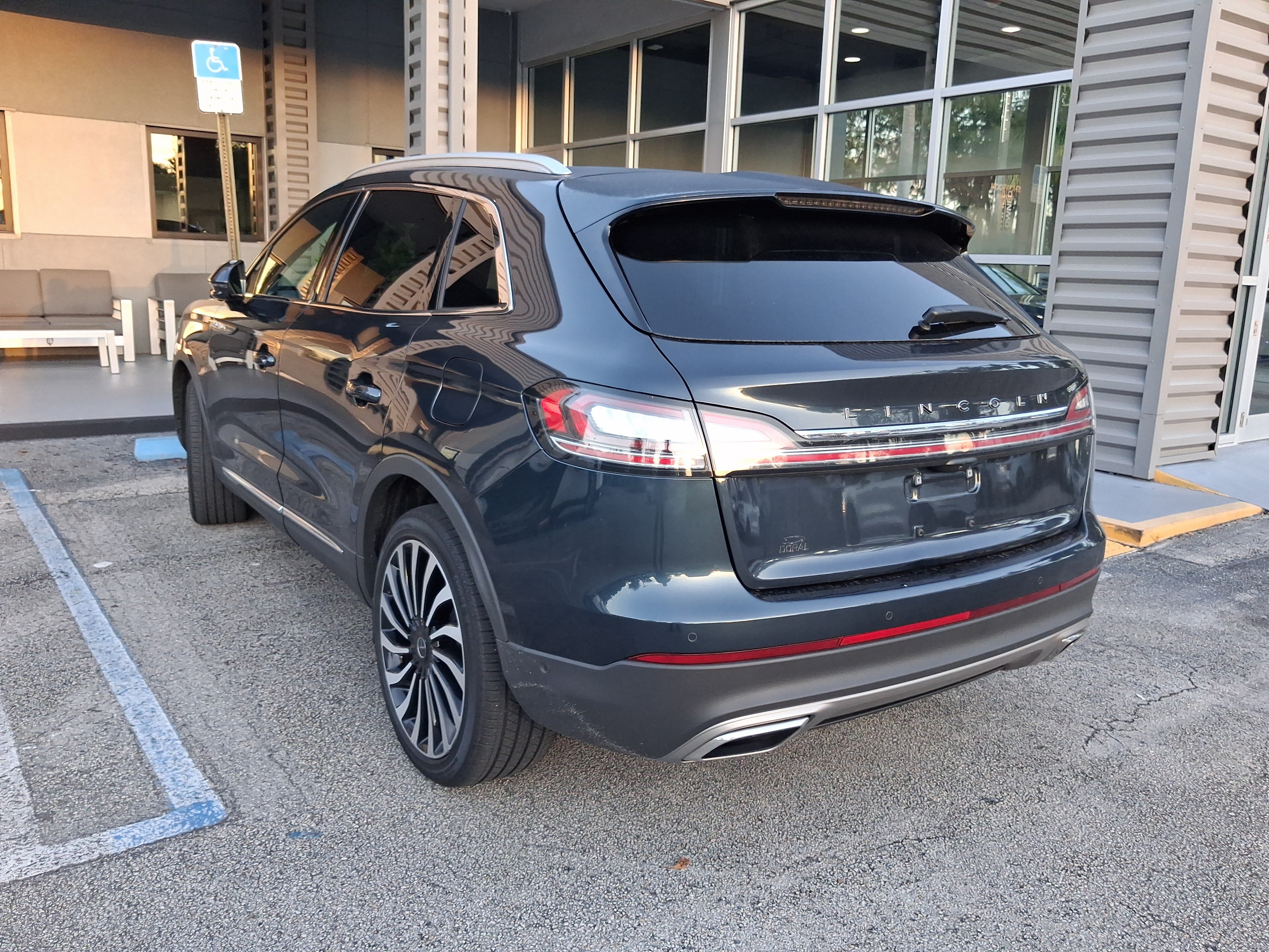 Certified 2023 Lincoln Nautilus Black Label w/ Cargo Utility Package AWD/4WD image 4