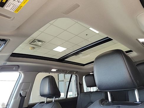 Used 2024 Toyota Grand Highlander Limited image 11