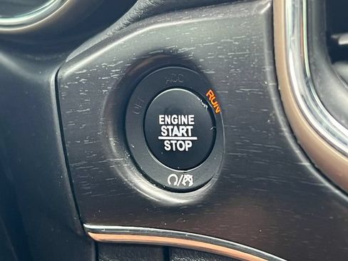 Used 2016 Jeep Grand Cherokee Limited AWD/4WD image 27