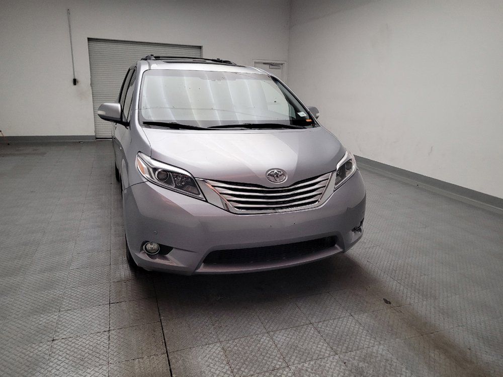 Used 2017 Toyota Sienna AWD image 14