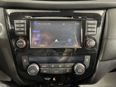 Used 2017 Nissan Rogue SL w/ SL Premium Package image 22