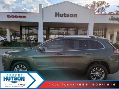 Used 2019 Jeep Cherokee Latitude Plus w/ Comfort/Convenience Group