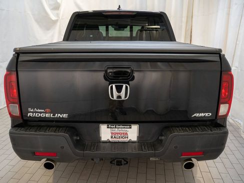 Used 2021 Honda Ridgeline Black Edition image 4