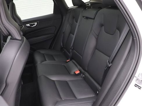 Used 2025 Volvo XC60 B5 Core image 12