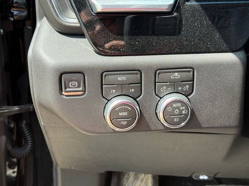 Used 2026 GMC Sierra 1500 Elevation w/ Elevation Select Package AWD/4WD image 19