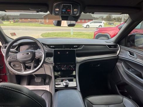 Used 2025 Jeep Grand Cherokee L Limited w/ Black Appearance Package image 12