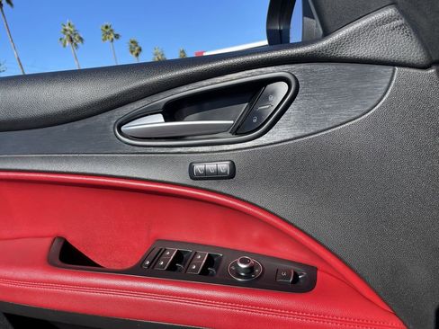 Used 2019 Alfa Romeo Stelvio image 19