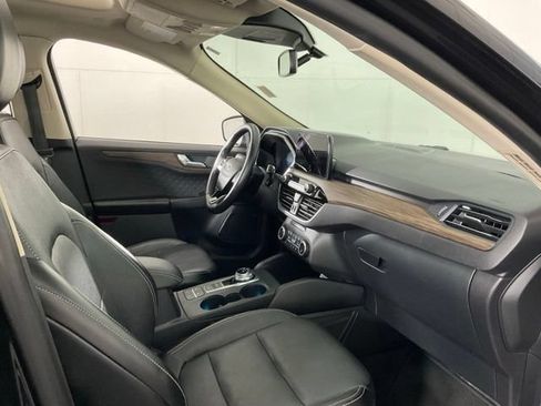 Used 2020 Ford Escape Titanium AWD/4WD image 28