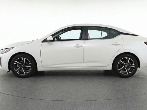 Used 2025 Nissan Sentra SV FWD image 5