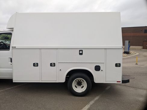 New 2025 Ford E-350 and Econoline 350 Super Duty w/ Power Equipment Group image 28
