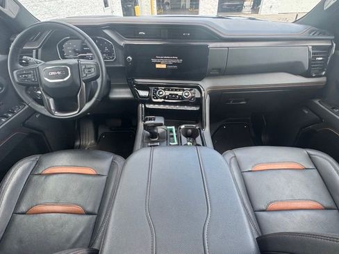 Used 2024 GMC Sierra 1500 AT4 w/ Technology Package AWD/4WD image 17