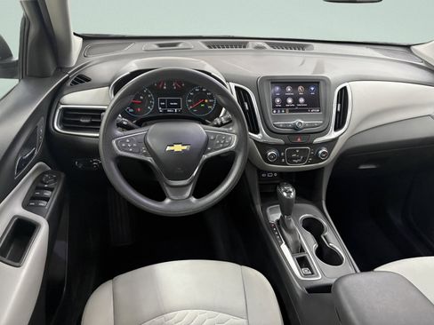 Used 2020 Chevrolet Equinox LS image 9