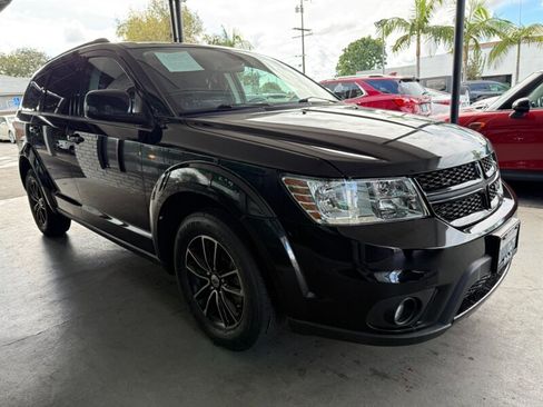 Used 2019 Dodge Journey SE w/ Premium Group image 8