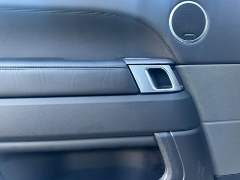 Used 2020 Land Rover Range Rover Sport HSE image 12