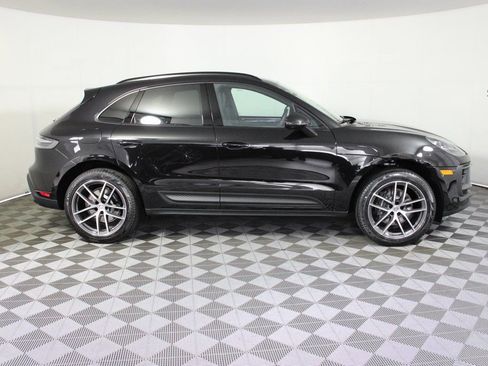 Certified 2026 Porsche Macan AWD/4WD image 8