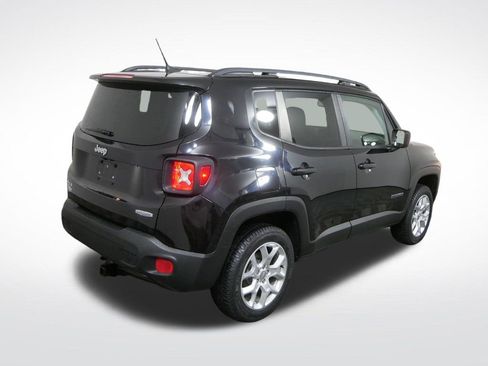 Used 2016 Jeep Renegade Latitude AWD/4WD image 3