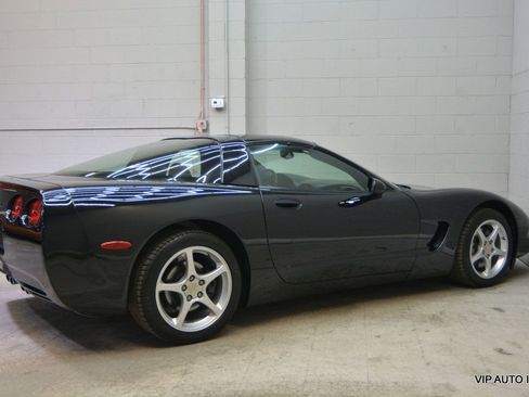 Used 2001 Chevrolet Corvette Coupe image 20