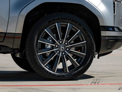 Used 2025 Lexus GX 550 w/ Accessory Package (2T) image 99