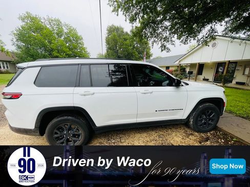 Used 2025 Jeep Grand Cherokee L Altitude RWD image 1