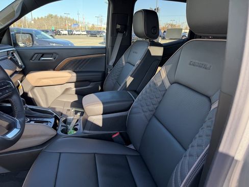 New 2026 GMC Canyon Denali image 12