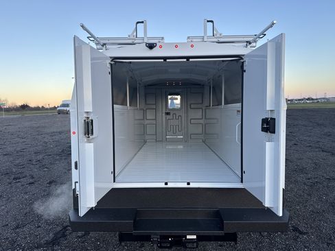 New 2025 Chevrolet Express 3500 w/ Power Convenience Package image 6