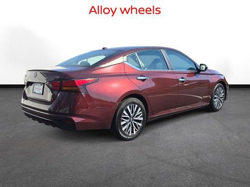 Used 2024 Nissan Altima 2.5 SV image 7
