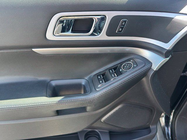 Used 2013 Ford Explorer XLT AWD/4WD image 17
