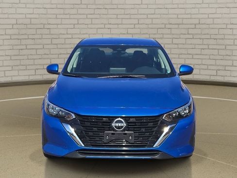 Used 2025 Nissan Sentra SV FWD image 2