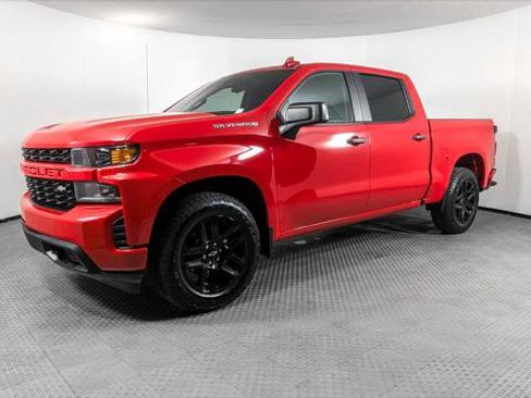 Used 2022 Chevrolet Silverado 1500 Custom RWD image 2