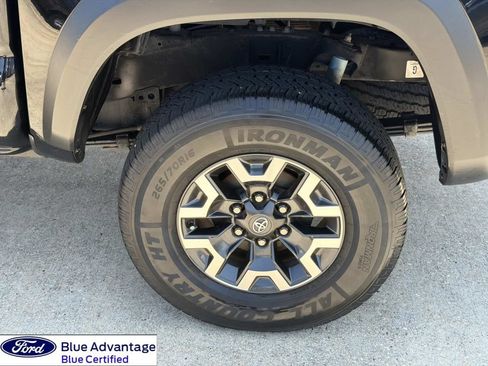 Used 2017 Toyota Tacoma TRD Off-Road w/ Tow Package (A/T) AWD/4WD image 7