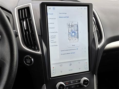 Used 2024 Ford Edge SE w/ Black Appearance Package image 15