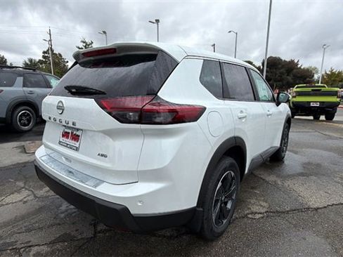 New 2026 Nissan Rogue SV image 4