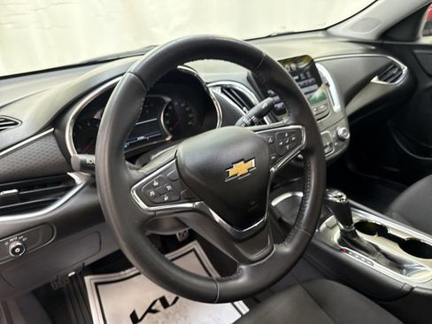 Used 2016 Chevrolet Malibu LT image 24