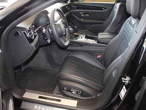 Used 2022 Bentley Flying Spur V8 image 9