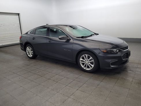 Used 2018 Chevrolet Malibu LT w/ Leather Package FWD image 11