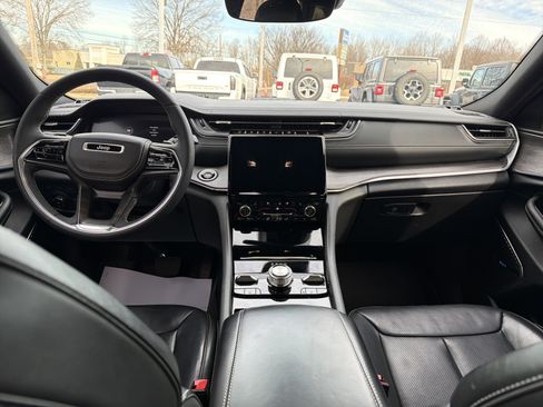 Used 2022 Jeep Grand Cherokee Overland image 14