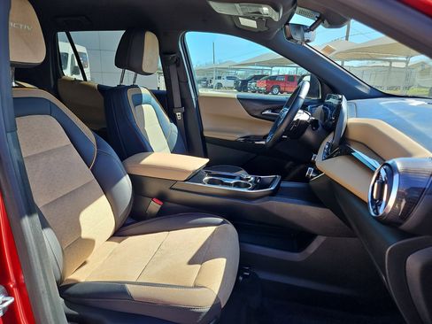 Certified 2025 Chevrolet Equinox ACTIV w/ Safety and Technology Package image 29