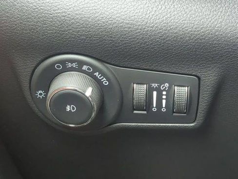Certified 2025 Jeep Compass Limited AWD/4WD image 26