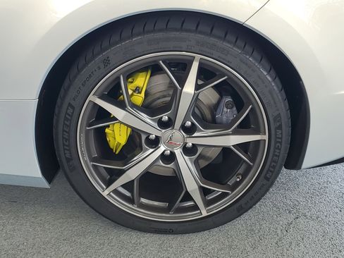 Used 2022 Chevrolet Corvette Stingray Premium Cpe w/ Z51 Performance Package RWD image 7