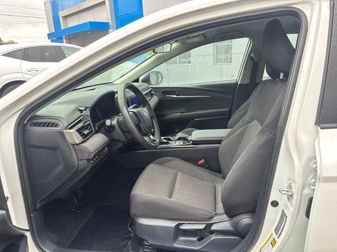 Used 2025 Toyota Camry LE FWD image 11