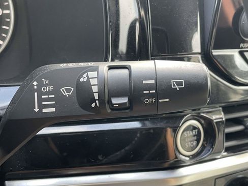 Used 2022 Nissan Pathfinder SV AWD/4WD image 25