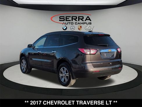 Used 2017 Chevrolet Traverse LT image 17