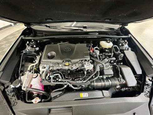 Used 2025 Toyota Camry SE FWD image 34