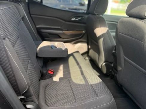 Used 2019 GMC Acadia SLE w/ LPO, Floor Liner Package FWD image 16