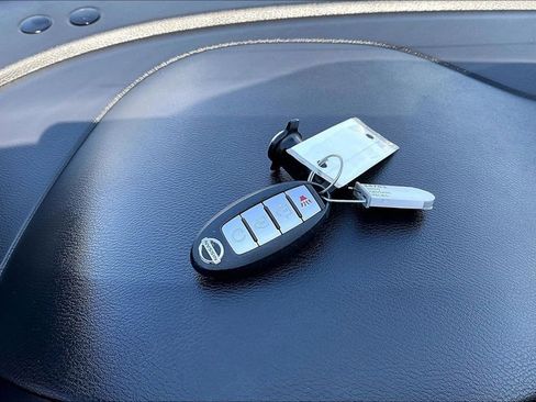 Used 2020 Nissan Kicks SR w/ SR Premium Package FWD image 13