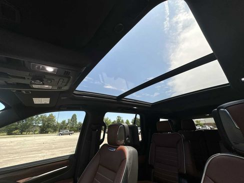 Certified 2024 GMC Yukon Denali Ultimate AWD/4WD image 28