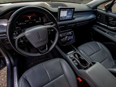 Used 2021 Lincoln Corsair Reserve image 12