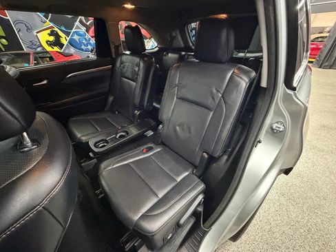 Used 2017 Toyota Highlander Limited AWD/4WD image 14
