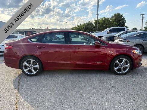 Used 2013 Ford Fusion SE FWD image 4
