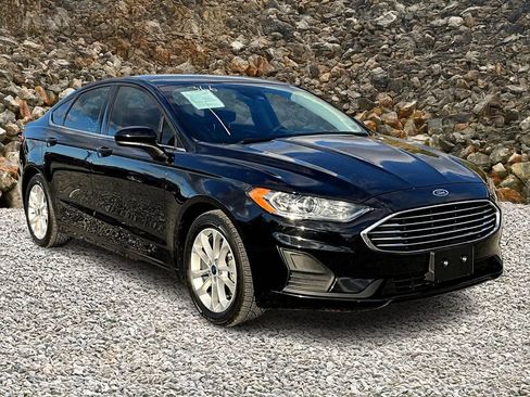 Used 2019 Ford Fusion SE image 10